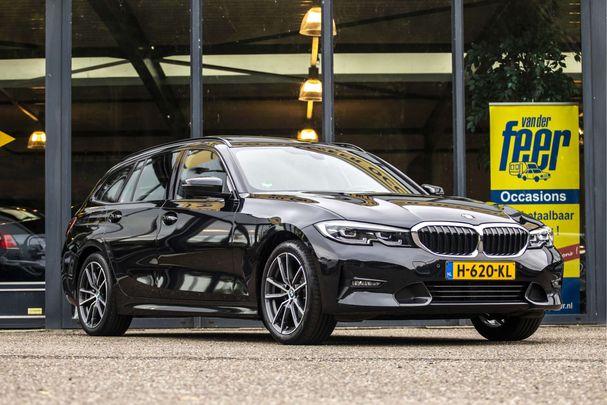 BMW 320i Touring 135 kW image number 1