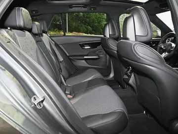 Car image 33