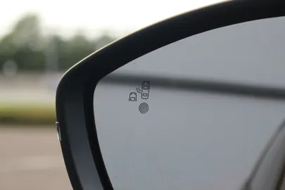 Car image 36