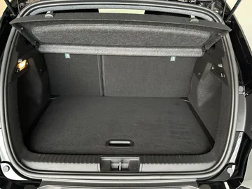 Car image 28