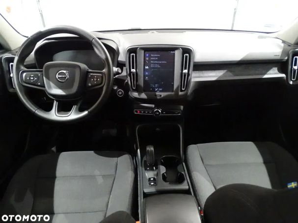 Volvo XC40 T3 120 kW image number 8