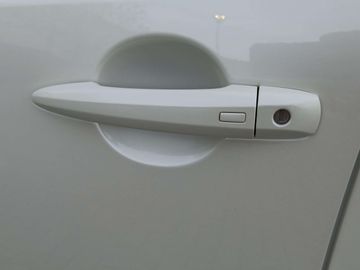 Car image 36