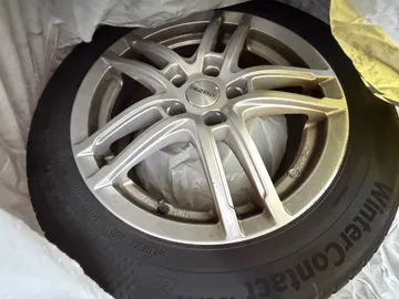 Car image 26