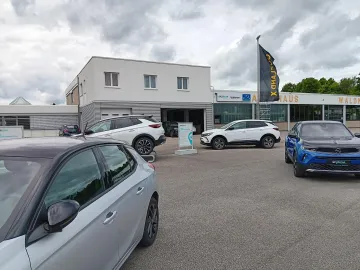 Car image 5