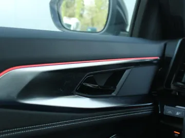 Car image 34