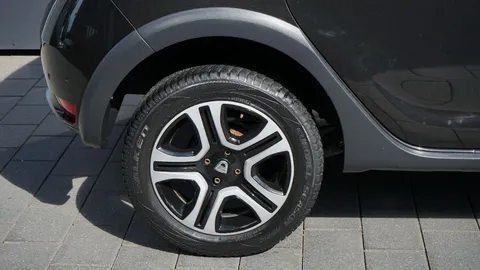 Car image 33