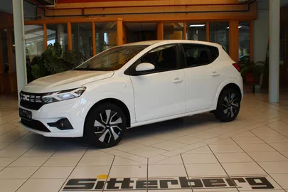 Car image 3