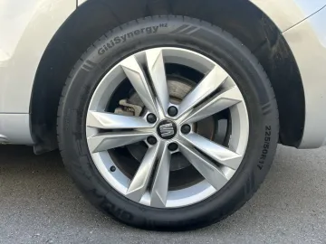 Car image 29