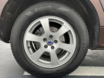 Car image 25