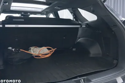 Car image 40