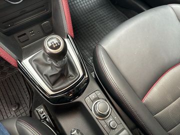 Car image 14