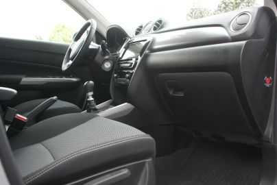 Car image 20