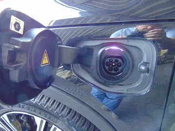 Car image 24