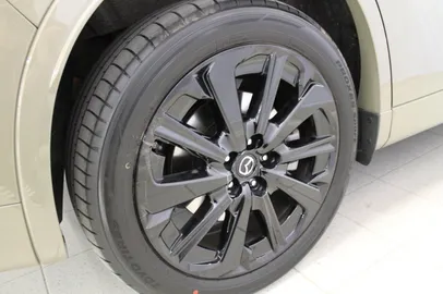 Car image 10