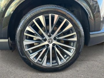 Car image 32