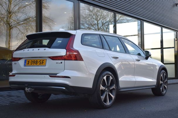 Volvo V60 Cross Country AWD B5 184 kW image number 37