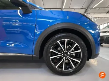 Car image 32