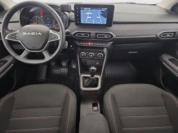 Car image 15