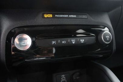 Car image 36