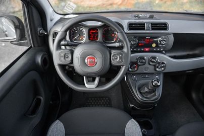 Car image 10