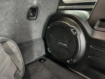 Car image 36