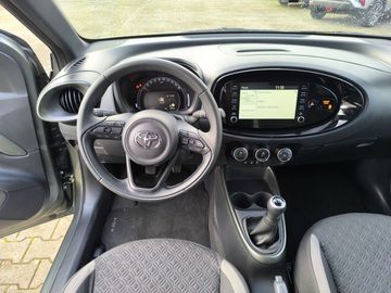 Car image 11