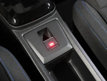 Car image 36