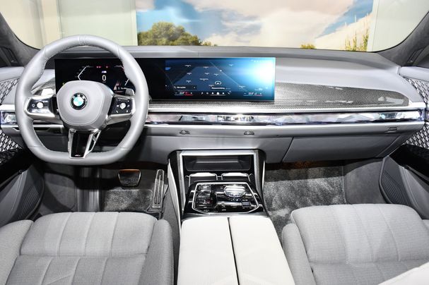 BMW 740d xDrive M Sport 220 kW image number 7