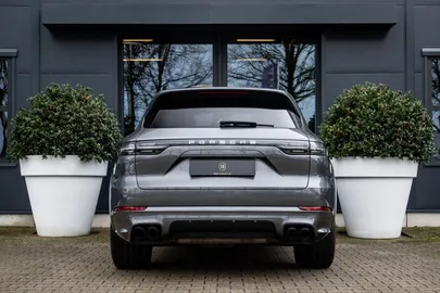 Car image 29