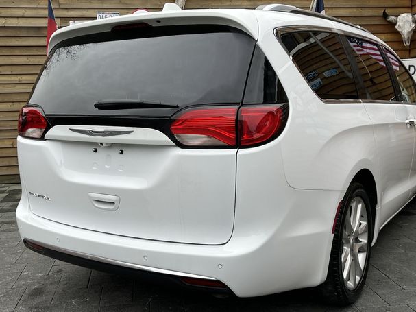 Chrysler Pacifica 214 kW image number 11