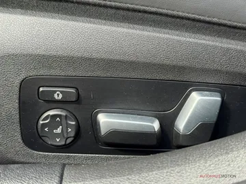 Car image 42