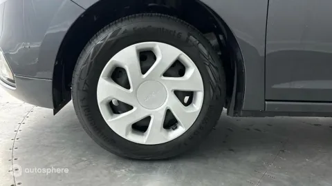 Car image 20