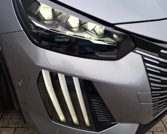 Car image 3