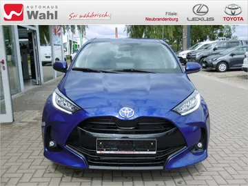 Car image 2