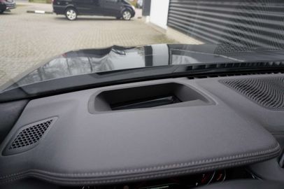 Car image 38