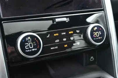 Car image 34