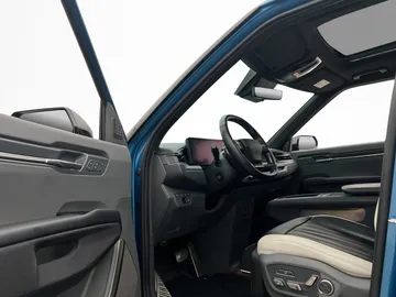 Car image 38