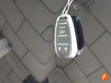 Car image 27