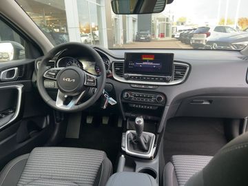 Car image 10