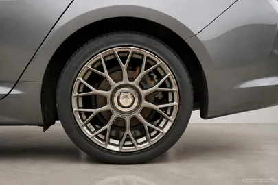 Car image 28