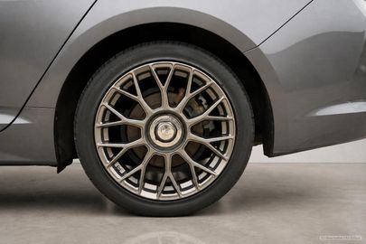 Car image 28