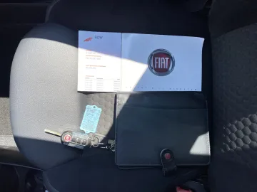 Car image 28