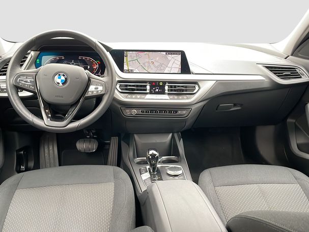 BMW 118i 100 kW image number 9