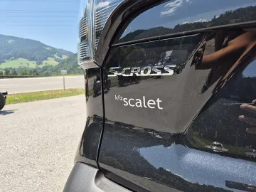 Car image 27