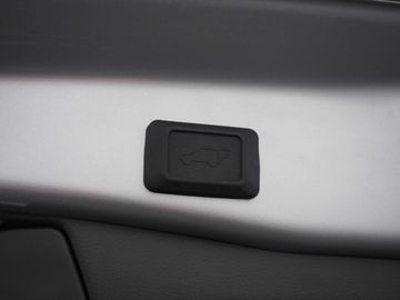 Car image 37