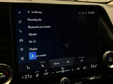 Car image 26