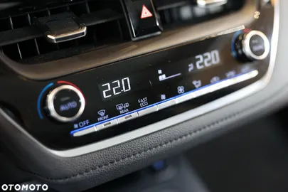 Car image 40