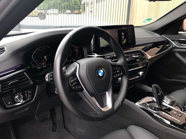 BMW 520i 135 kW image number 17