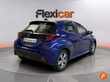 Car image 4