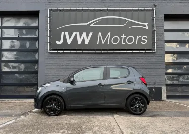 Car image 16